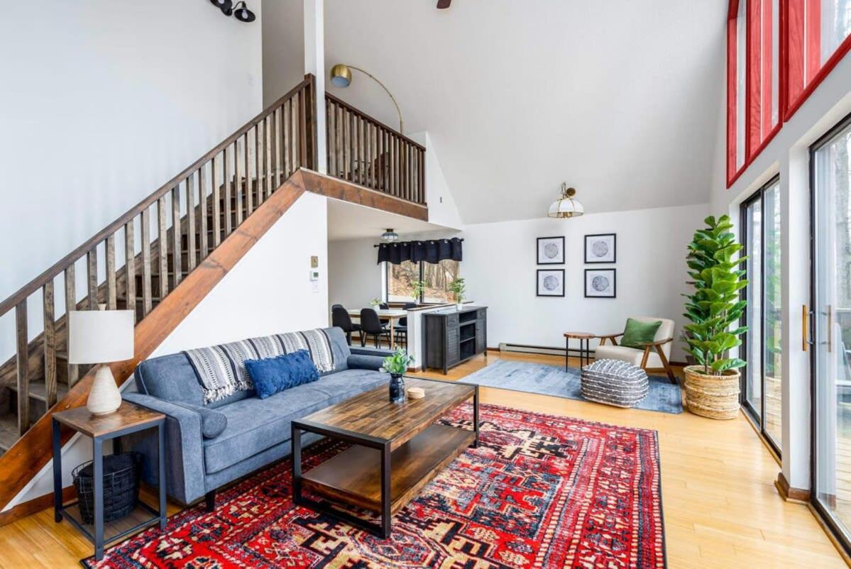 Modern Chalet Cabin W Hot Tub, Deck&Grill, & Wifi! Inwood Eksteriør bilde