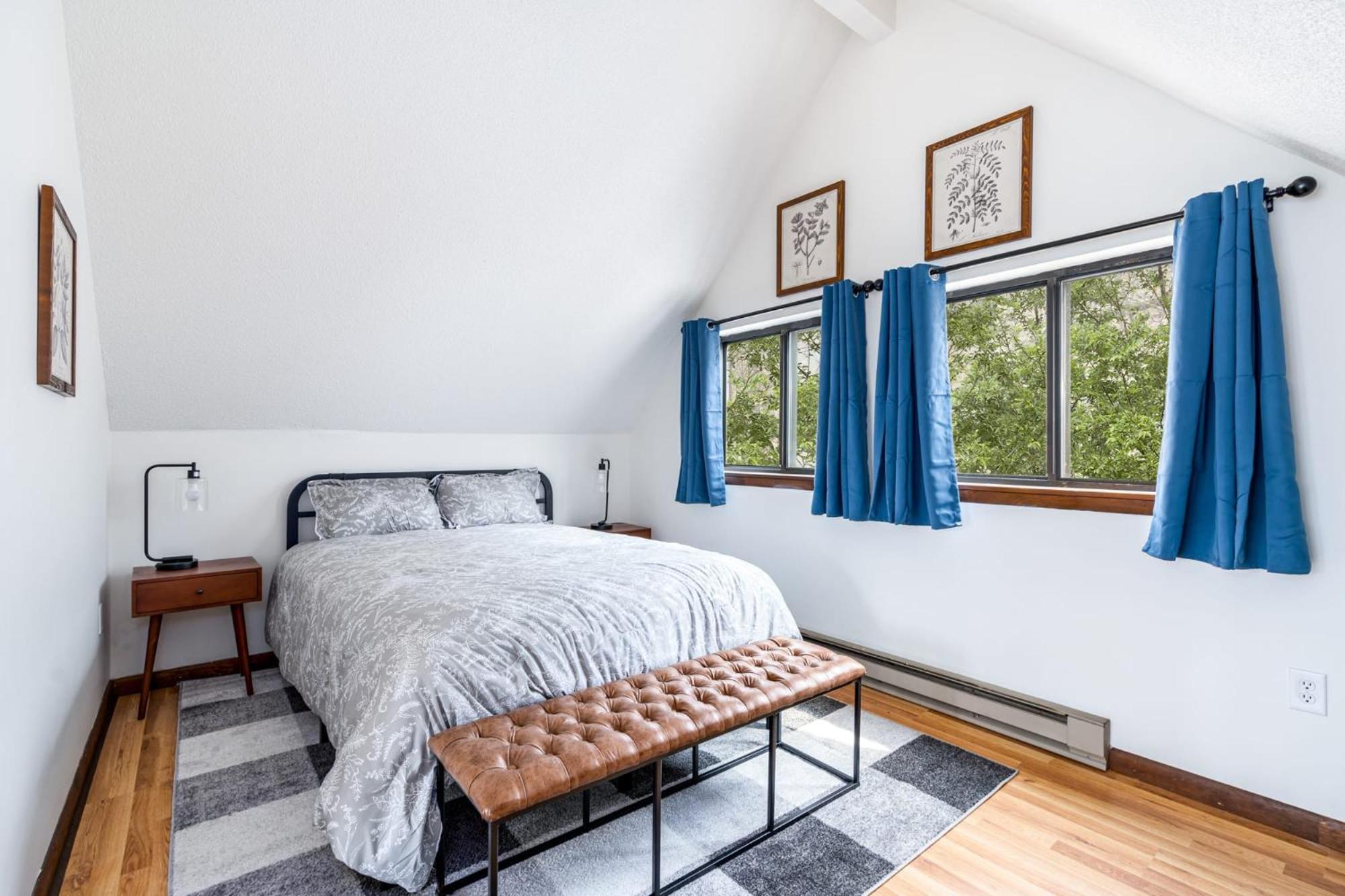 Modern Chalet Cabin W Hot Tub, Deck&Grill, & Wifi! Inwood Eksteriør bilde
